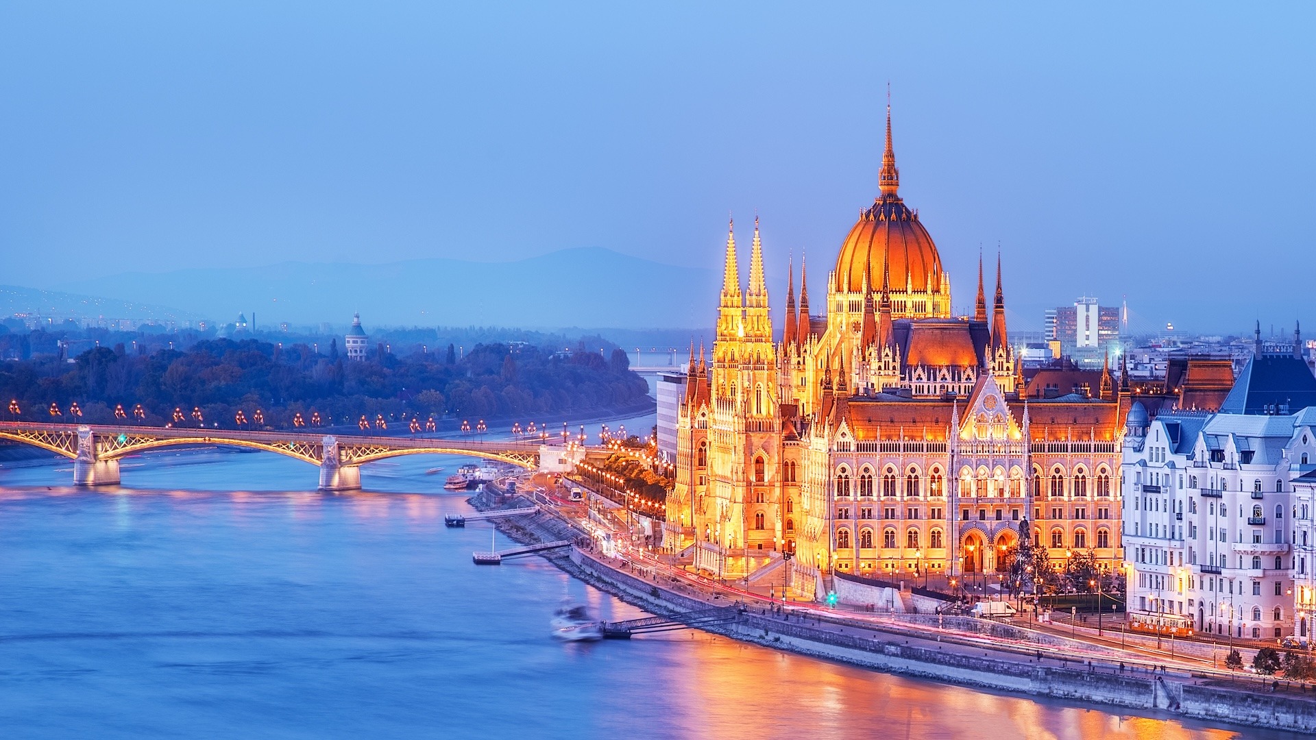 Navigating Budapest: Your Ultimate Guide to the City’s Must-See Landmarks and Hidden Gems